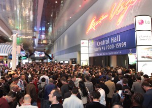 Photo showing crowds at central hall