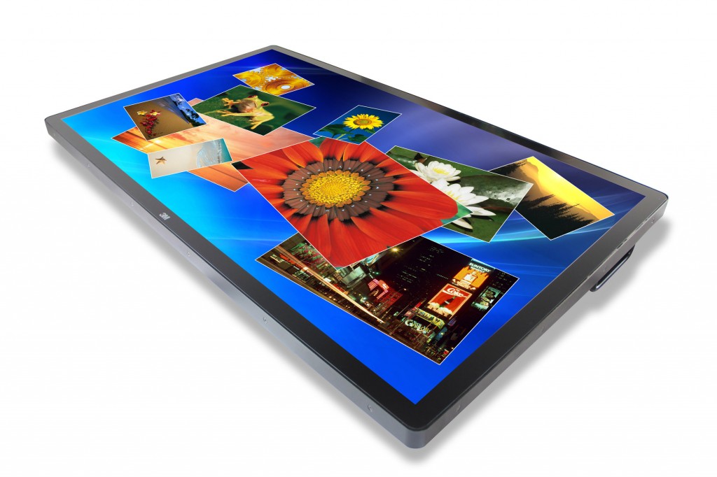 3M CC4667PW Multi-Touch Display