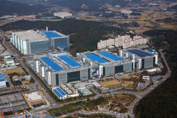 Photo of Samsung Display factory