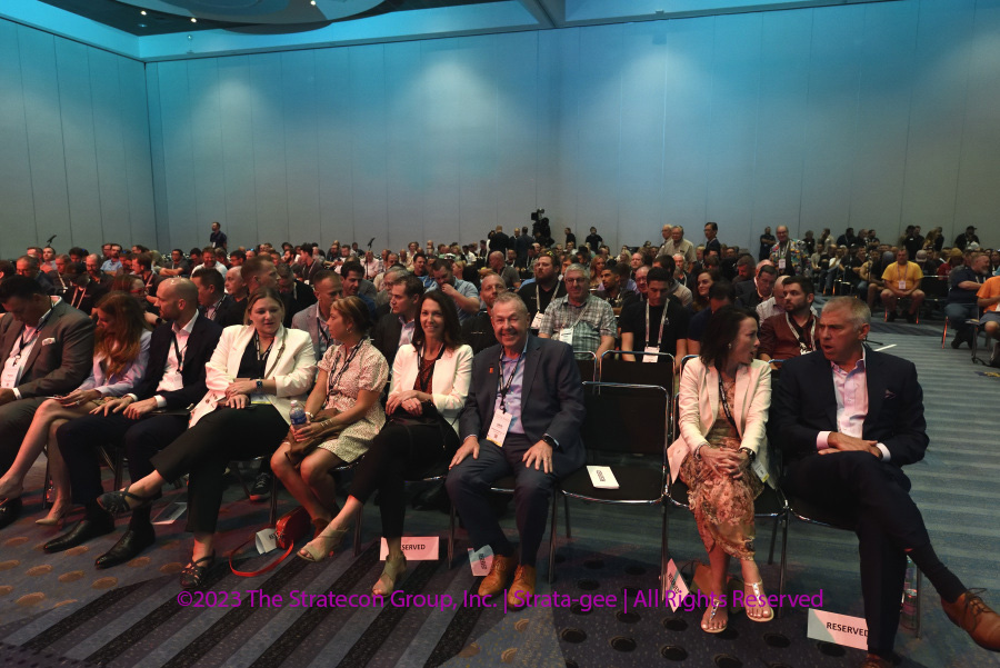 Good-sized crowd gathered for the CEDIA Expo keynote presentation